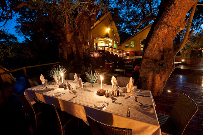 Outdoor dining by candlelight