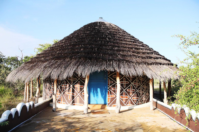 Twin Bakalanga Hut
