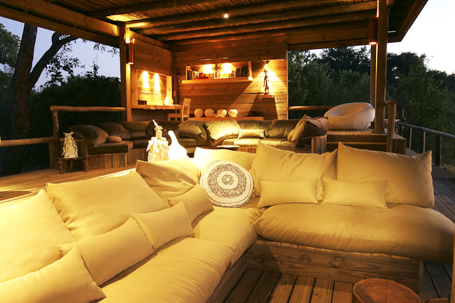 Comfortable lounge at Vumbura Plains