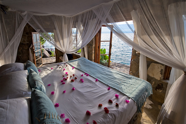 Bedroom and view to the lake