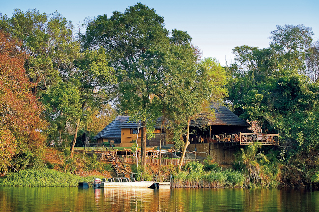 Lunga River Lodge overlooking the river