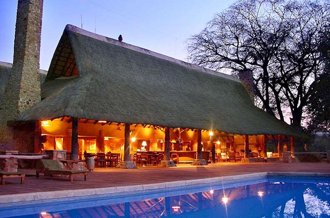 Mfuwe Lodge and pool deck