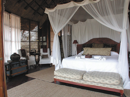 Luxurious tree house bedroom at Sussi & Chuma, Zambia