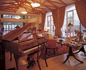 Piano Lounge, Commodore Hotel, Cape Town