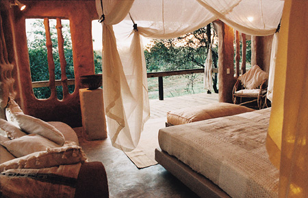 Guest bedroom, Garonga Safari Camp, Makalali Reserve