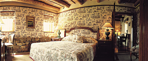 Bedroom - Honeymoon Suite