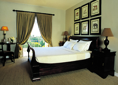 Kensington Place Hotel guest suite bedroom