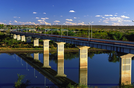 Limpopo River, Border Bridge
