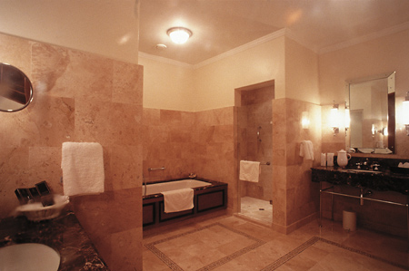 Deluxe Suite Bath
