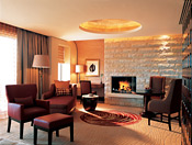 Guest suite and fireplace