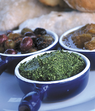 Pesto & olives, Le Quartier Français Restaurant