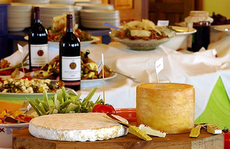 Wine & cheese, Bread & Wine Restaurant, Le Quartier Français
