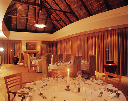 Luxurious dining at Eagles Cragg Lodge, Shamwari