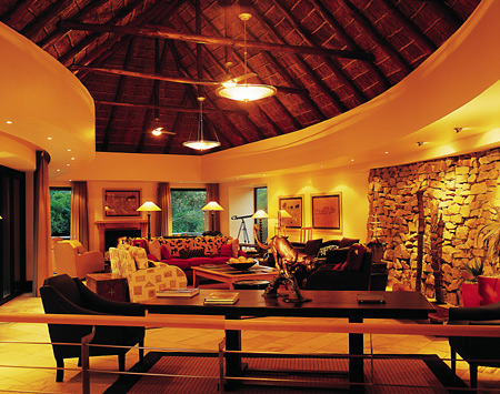 Guest lounge, Eagles Cragg Lodge, Shamwari