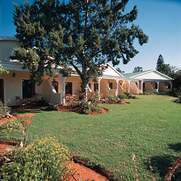 Riverdene Lodge at Shamwari sleeps 18 guests in luxury