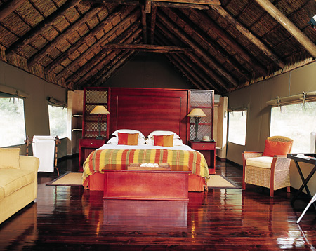 Private luxury tented room, Bayethe Lodge, Shamwari