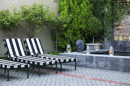 Lounge chairs in the Courtyard